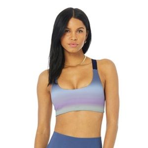 NWT- Alo Vapor Gradient Dusk Take Charge Bra